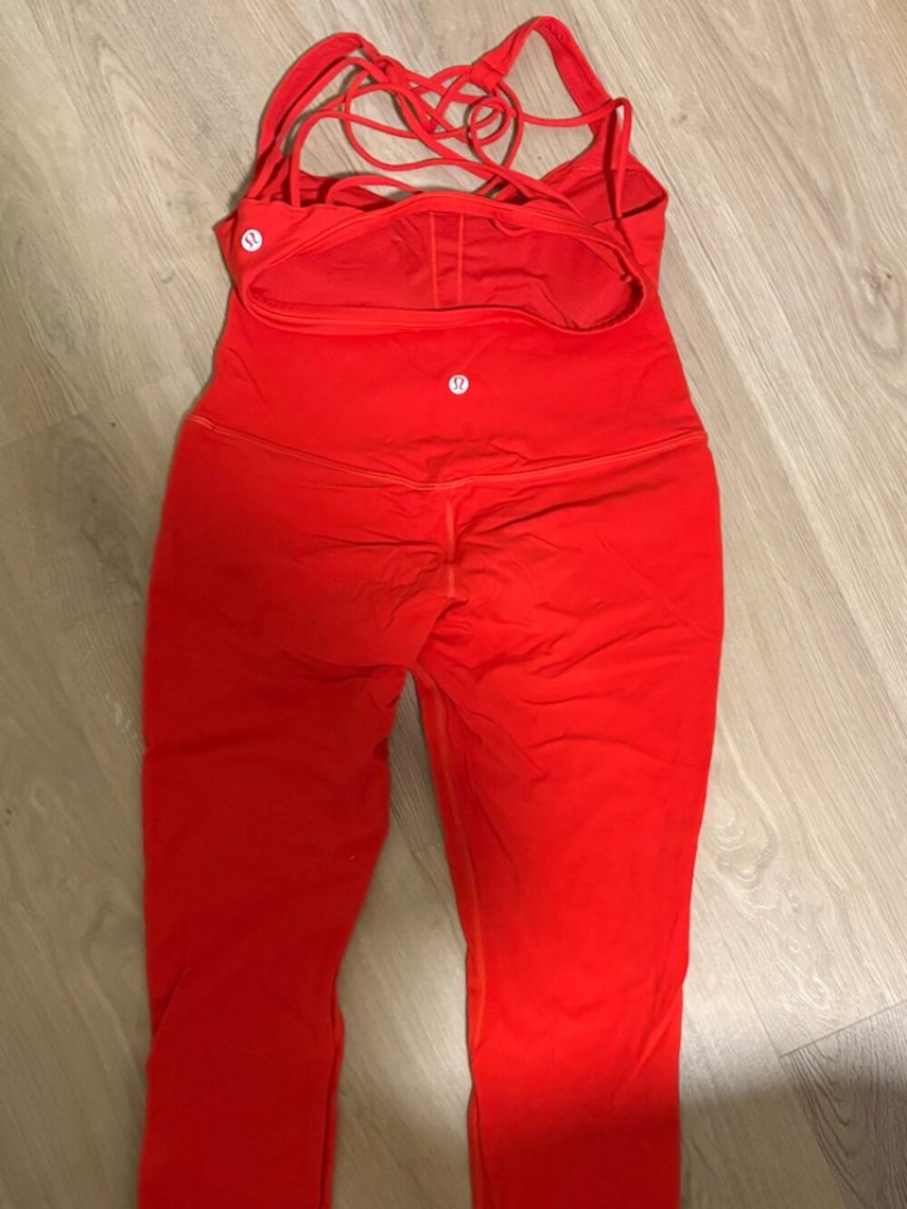 LULULEMON set red. LIKE NEW. (leggings)